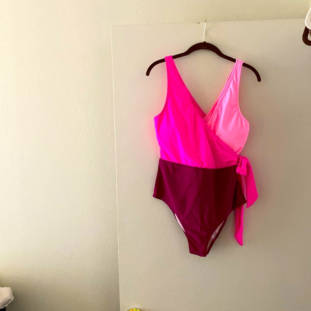 #73 Large Cupshe swimsuit in pink NWT
